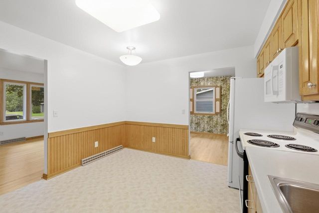 607 Hillcrest Drive, Oregon, WI 53575