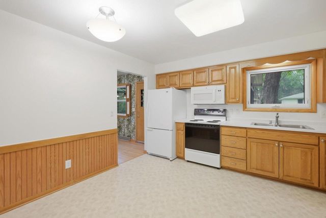 607 Hillcrest Drive, Oregon, WI 53575