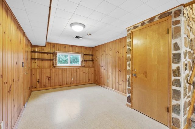 607 Hillcrest Drive, Oregon, WI 53575