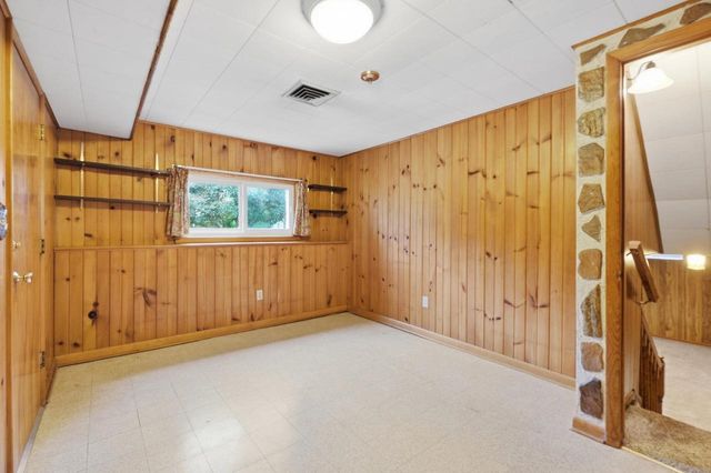 607 Hillcrest Drive, Oregon, WI 53575