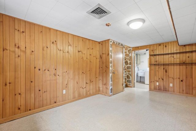 607 Hillcrest Drive, Oregon, WI 53575