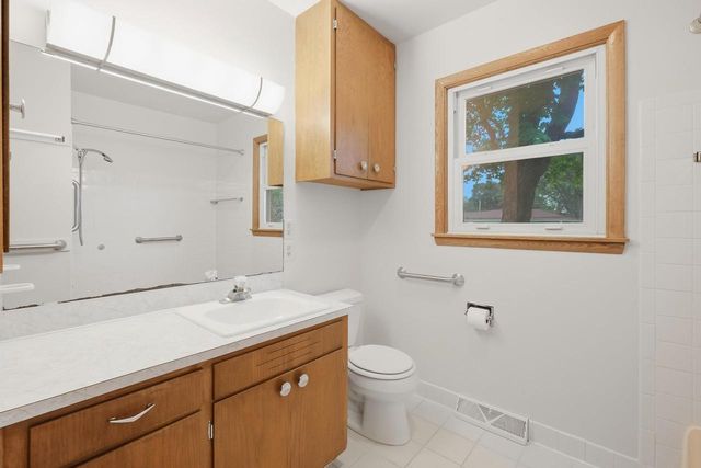 607 Hillcrest Drive, Oregon, WI 53575