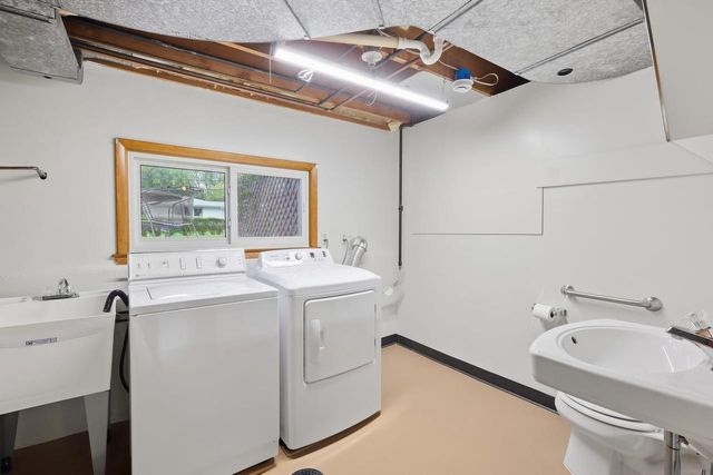 607 Hillcrest Drive, Oregon, WI 53575