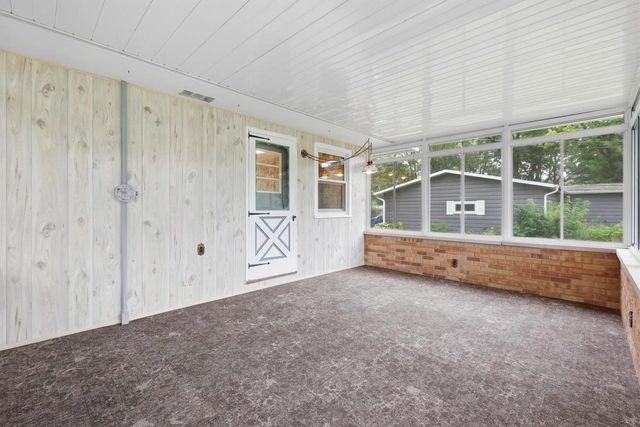 607 Hillcrest Drive, Oregon, WI 53575