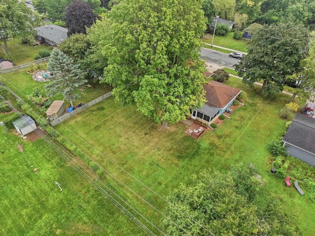 607 Hillcrest Drive, Oregon, WI 53575