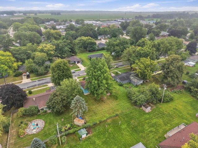 607 Hillcrest Drive, Oregon, WI 53575
