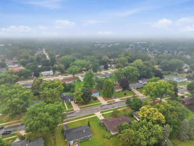 607 Hillcrest Drive, Oregon, WI 53575