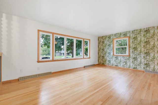 607 Hillcrest Drive, Oregon, WI 53575