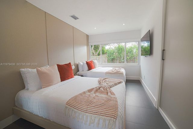 18800 Belmont Dr, Cutler Bay, FL 33157