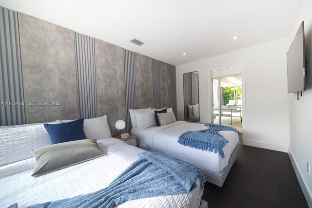 18800 Belmont Dr, Cutler Bay, FL 33157