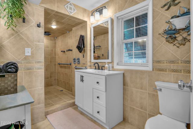 212 NE 35th Street, Oak Island, NC 28465