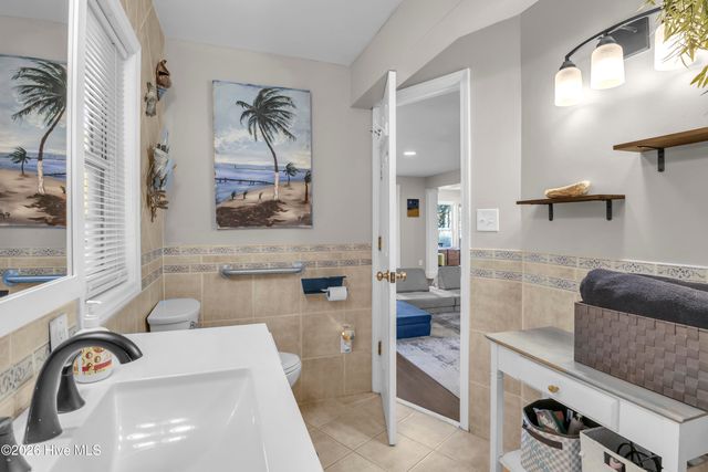 212 NE 35th Street, Oak Island, NC 28465