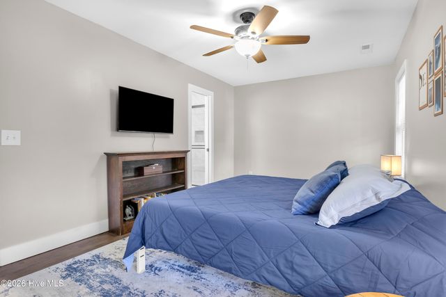 212 NE 35th Street, Oak Island, NC 28465