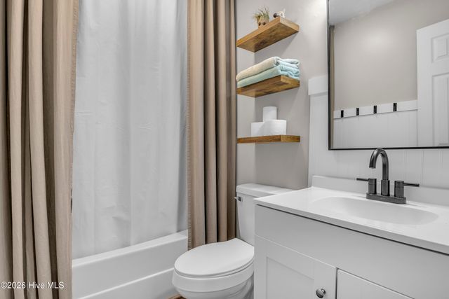 212 NE 35th Street, Oak Island, NC 28465