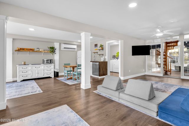 212 NE 35th Street, Oak Island, NC 28465