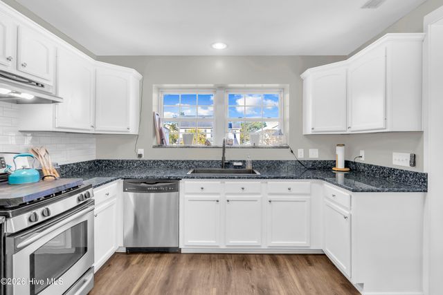 212 NE 35th Street, Oak Island, NC 28465