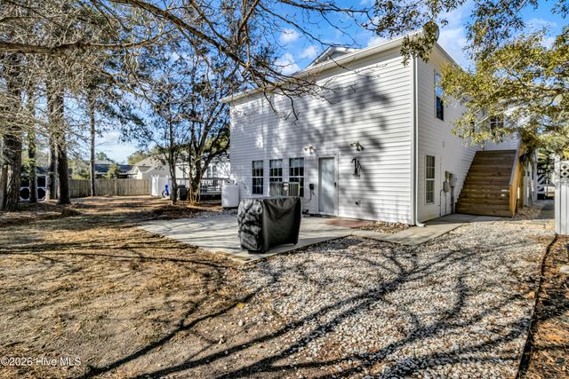212 NE 35th Street, Oak Island, NC 28465