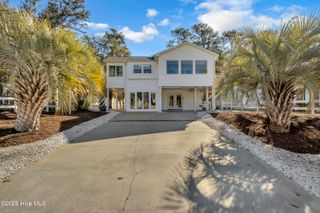 212 NE 35th Street, Oak Island, NC 28465