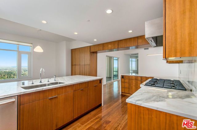 1 W Century Drive 24A, Los Angeles, CA 90067