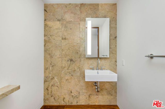 1 W Century Drive 24A, Los Angeles, CA 90067