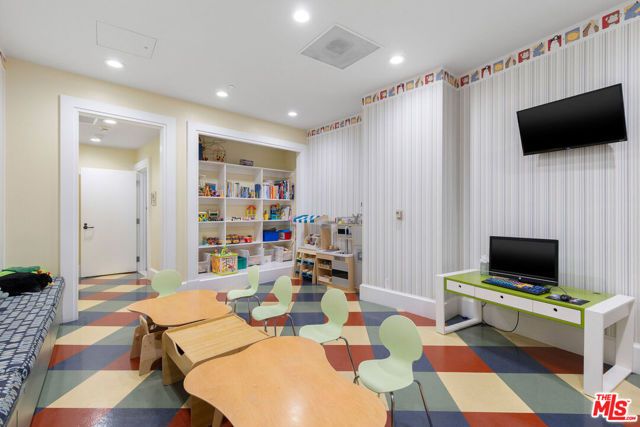 1 W Century Drive 24A, Los Angeles, CA 90067