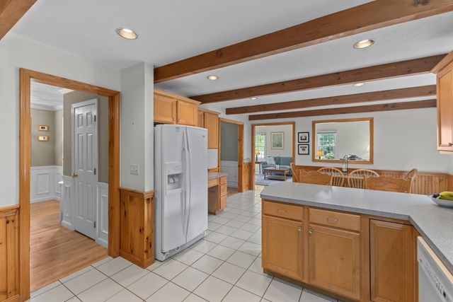 10 Shirley Street, Pepperell, MA 01463
