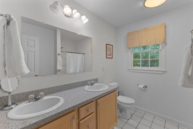 10 Shirley Street, Pepperell, MA 01463