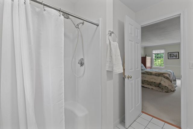 10 Shirley Street, Pepperell, MA 01463