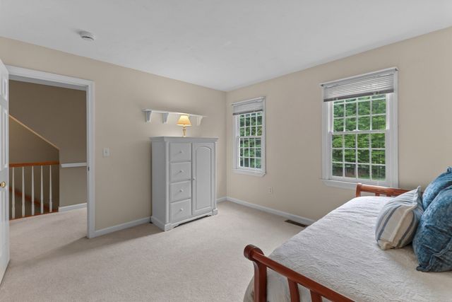 10 Shirley Street, Pepperell, MA 01463