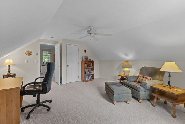 10 Shirley Street, Pepperell, MA 01463