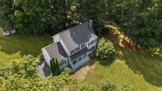 10 Shirley Street, Pepperell, MA 01463