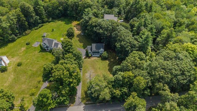 10 Shirley Street, Pepperell, MA 01463
