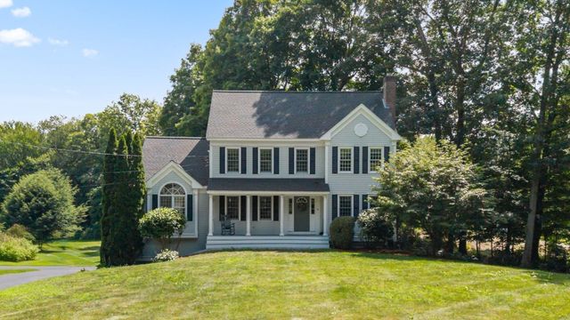 10 Shirley Street, Pepperell, MA 01463