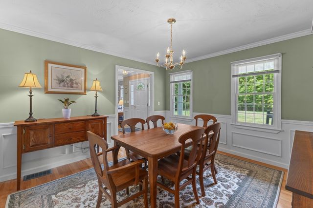 10 Shirley Street, Pepperell, MA 01463