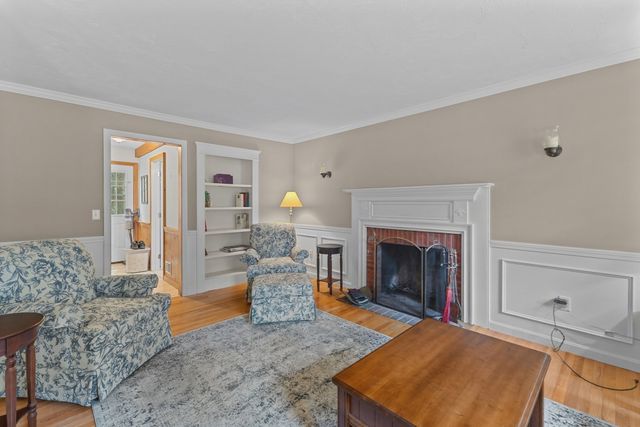10 Shirley Street, Pepperell, MA 01463