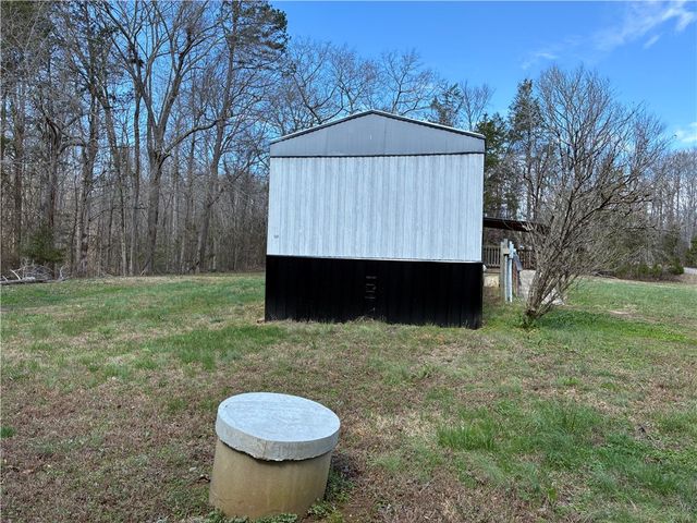 86 Latimer Ridge Road, Honea Path, SC 29654