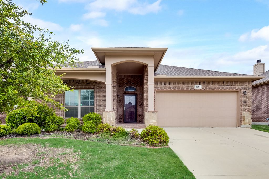 2305 Laurel Forest Drive, Fort Worth, TX 76177