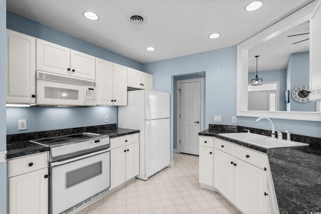 4162 Dupree Dr., Little River, SC 29566