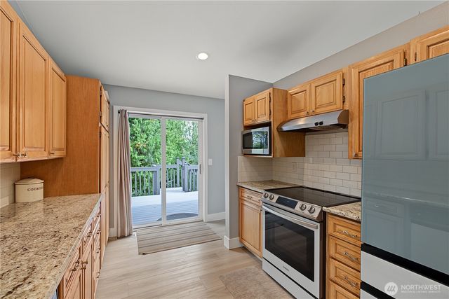 521 208th Avenue E, Bonney Lake, WA 98391