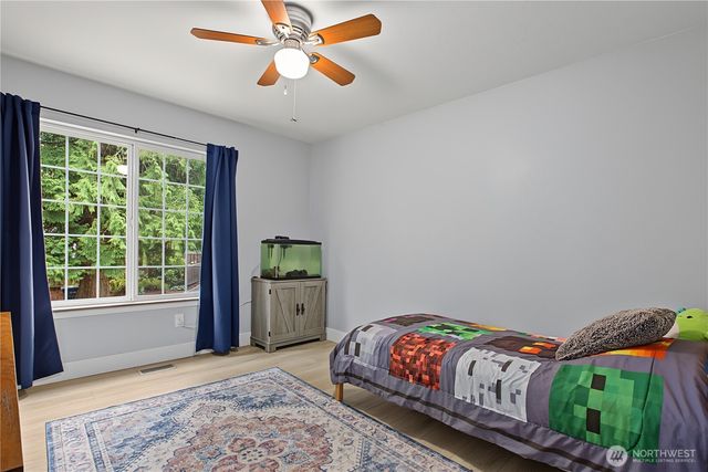 521 208th Avenue E, Bonney Lake, WA 98391