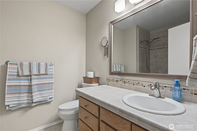 521 208th Avenue E, Bonney Lake, WA 98391
