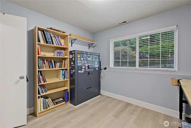 521 208th Avenue E, Bonney Lake, WA 98391