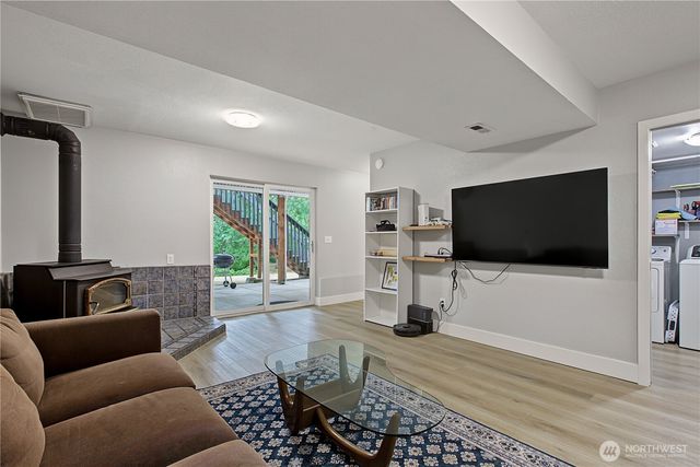 521 208th Avenue E, Bonney Lake, WA 98391