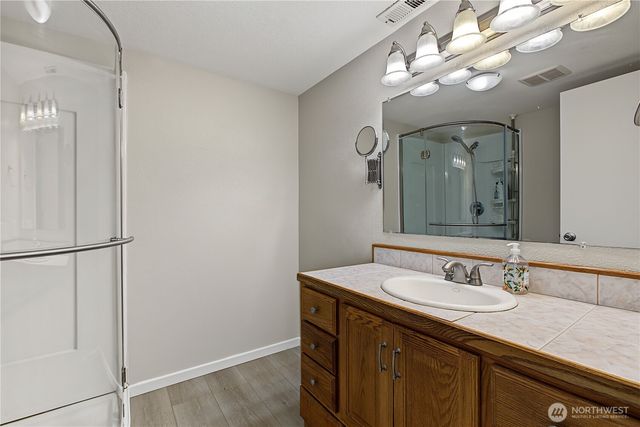 521 208th Avenue E, Bonney Lake, WA 98391