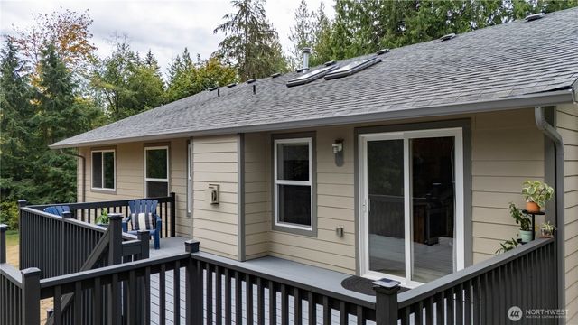 521 208th Avenue E, Bonney Lake, WA 98391
