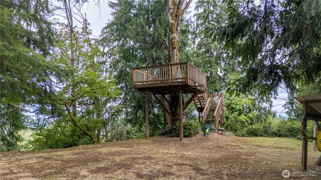 521 208th Avenue E, Bonney Lake, WA 98391