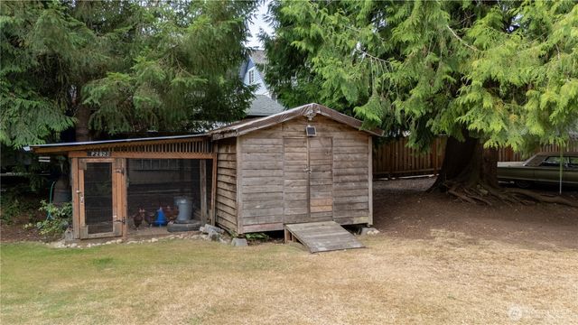 521 208th Avenue E, Bonney Lake, WA 98391