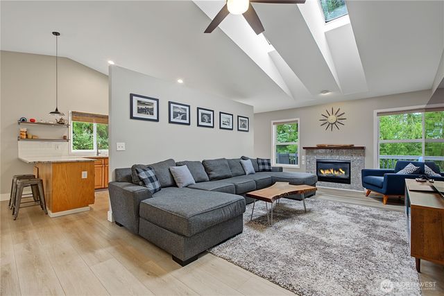 521 208th Avenue E, Bonney Lake, WA 98391