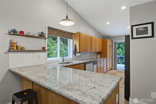 521 208th Avenue E, Bonney Lake, WA 98391