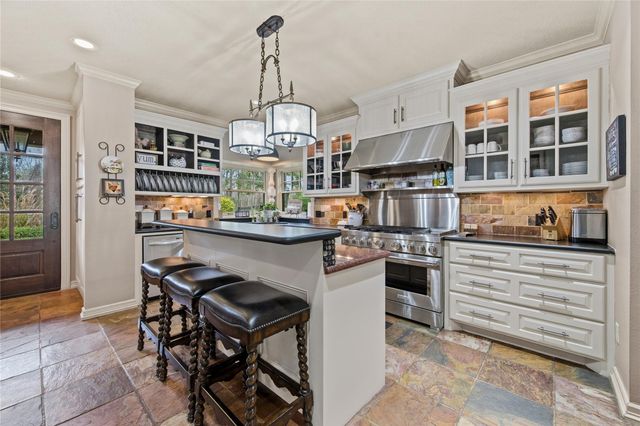 1395 Ford Avenue, Dayton, TX 77535